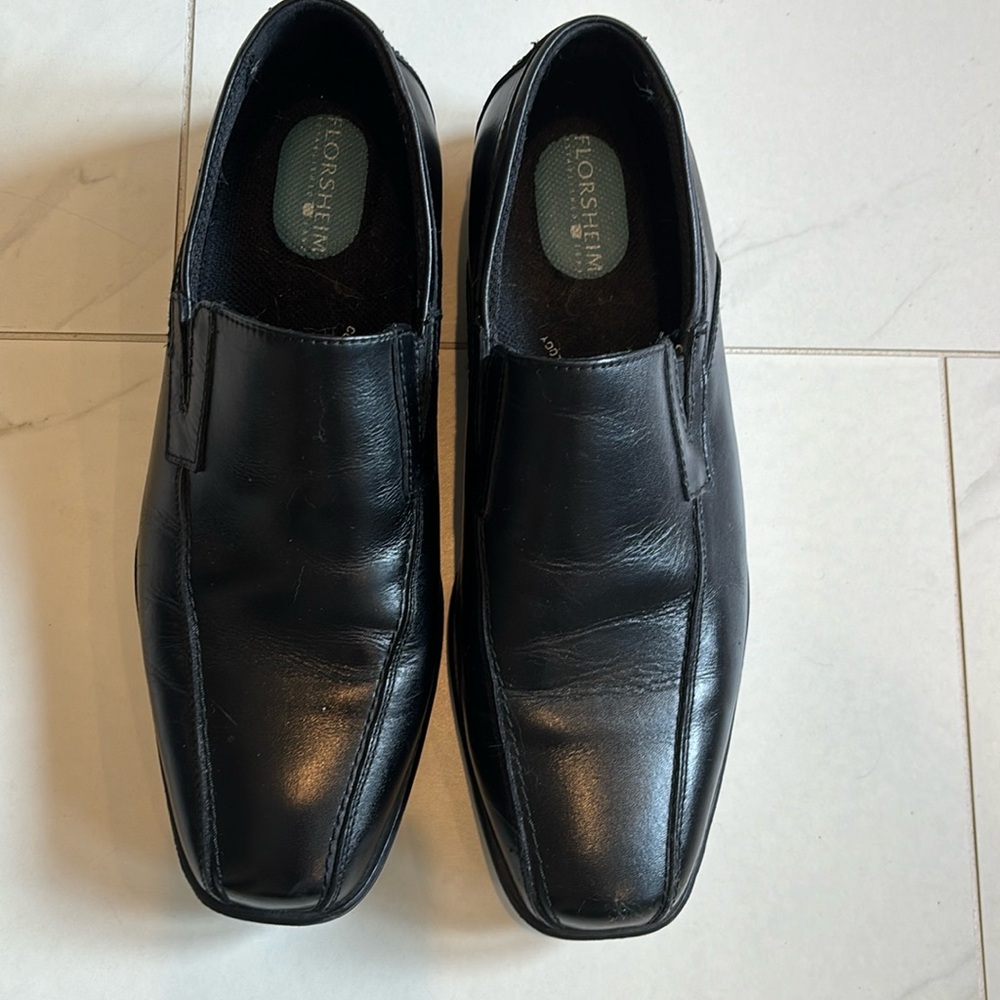 Men’s black Florsheim dress shoes